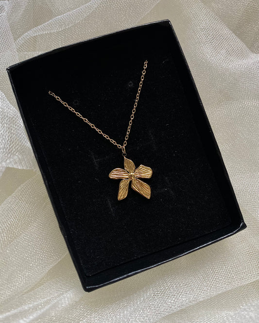 Collier grande fleur