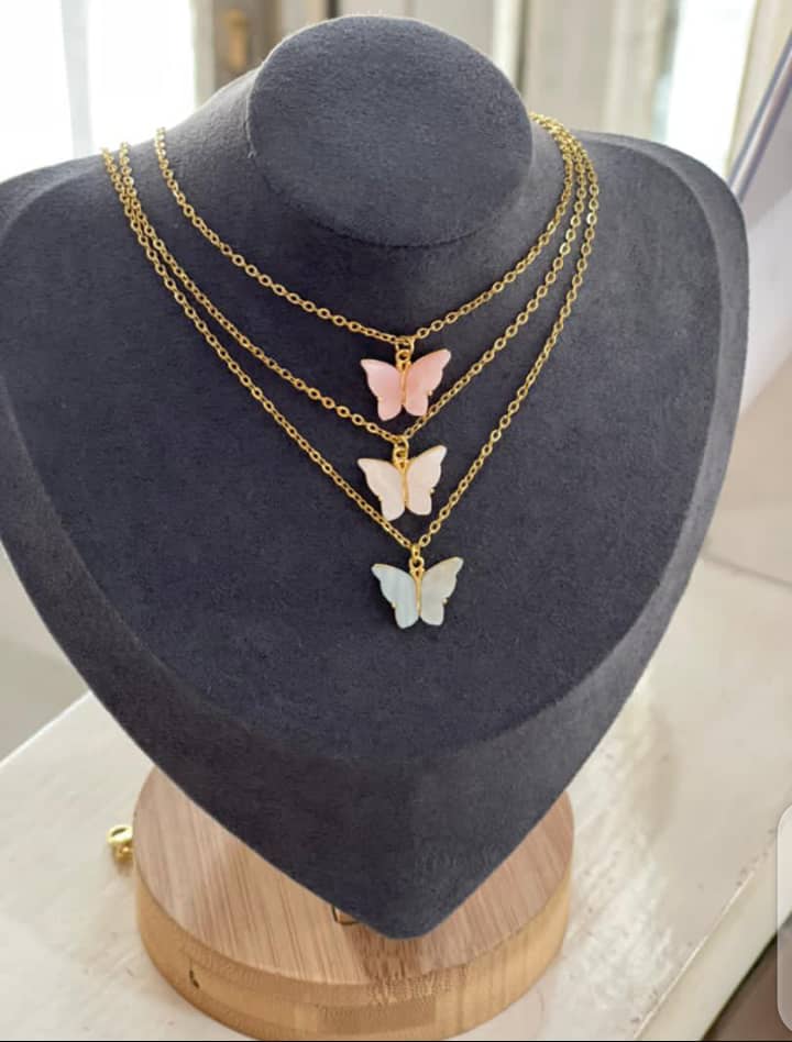 Collier papillon couleur